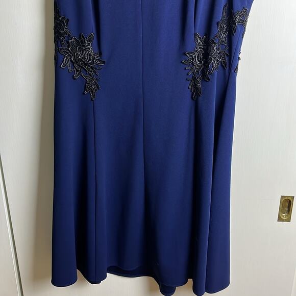 Liz Claiborne Rose Embroidered Sheath Dress Navy Blue 16 - Picture 3 of 8
